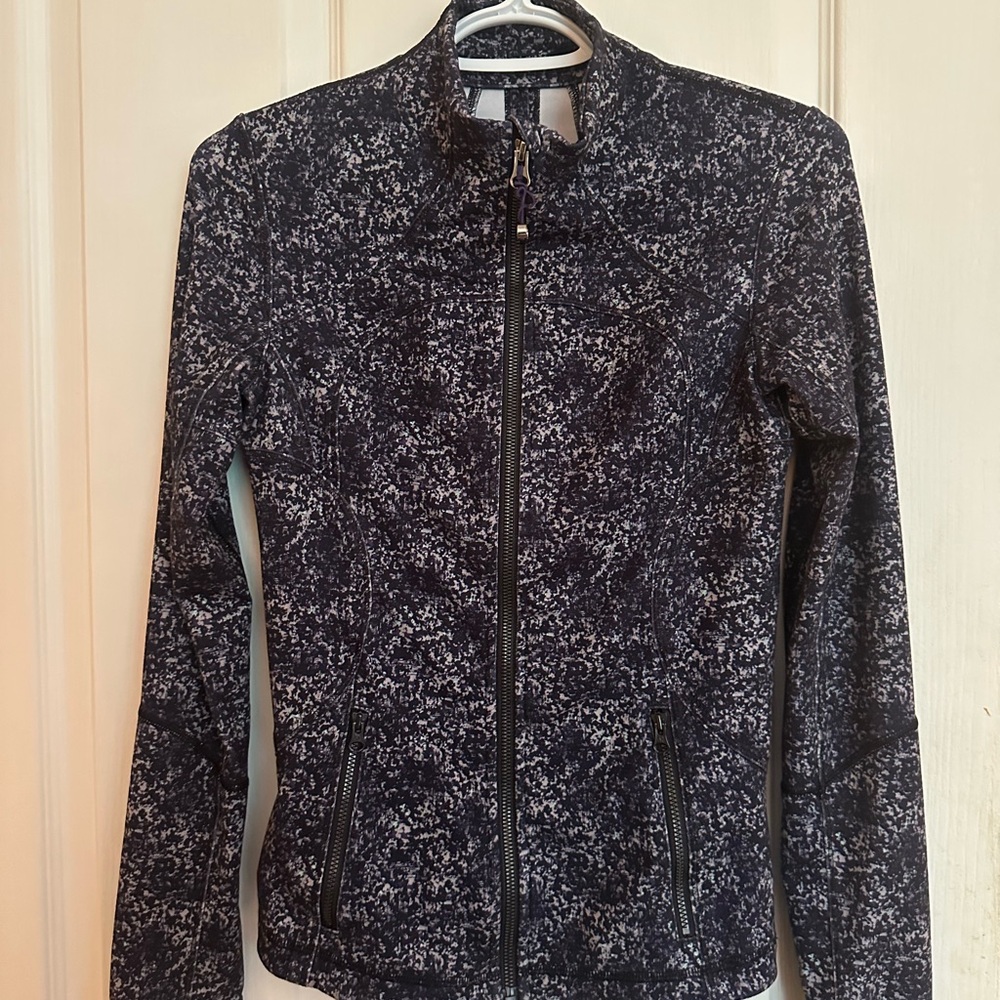 Lululemon Women's Black and Gray Jacket